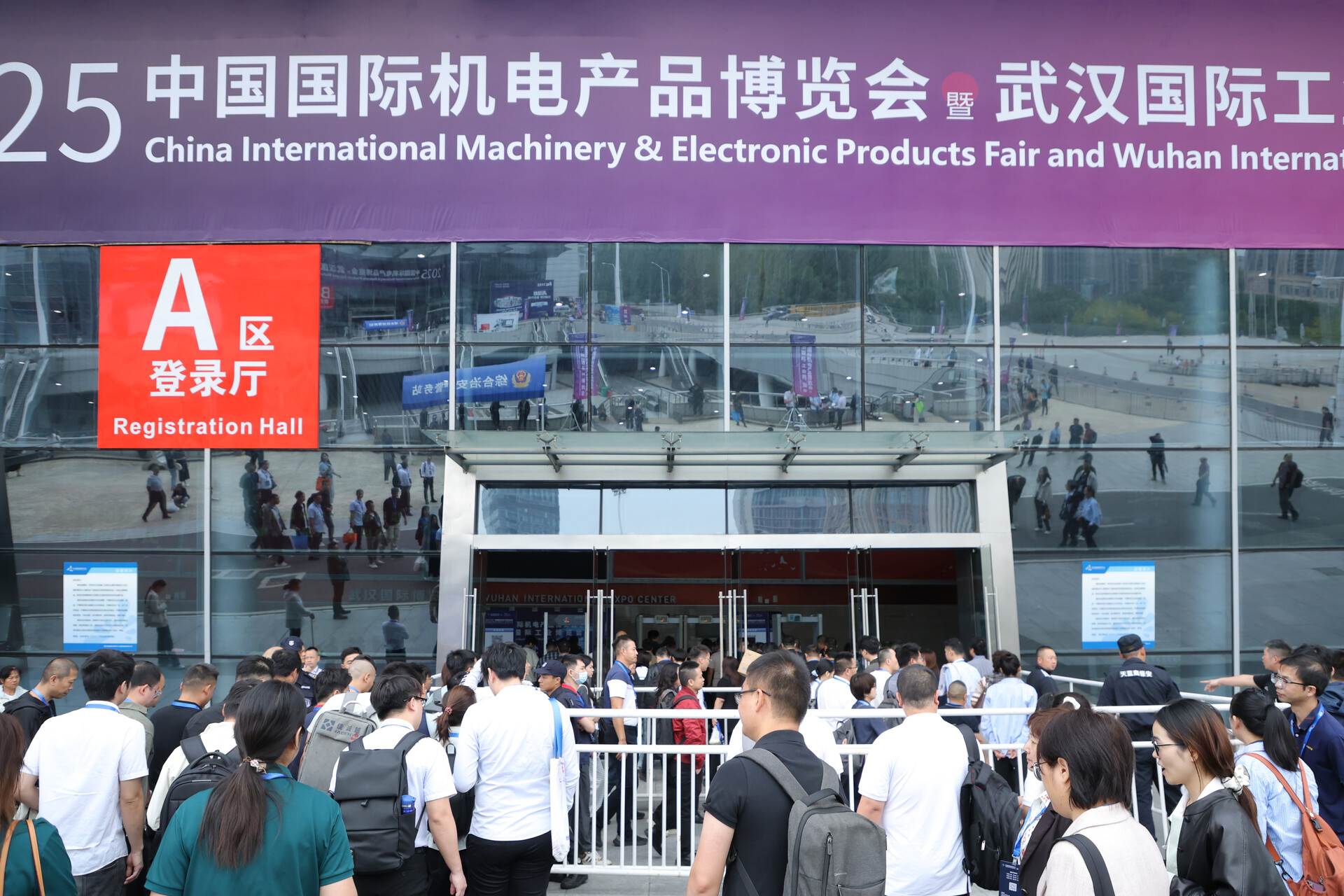 机器人装箱机市场规模扩容下的机遇与挑战，2026武汉工博会